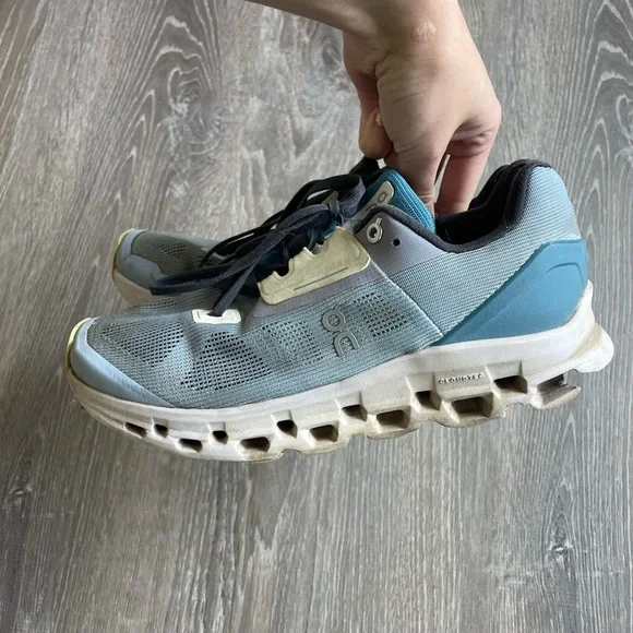 On Cloud Cloudstratus Sneakers - Picture 3 of 6